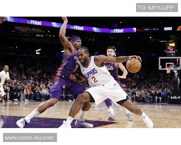 莱昂纳德本赛季表现出色2555战绩助快船保持全胜纪录